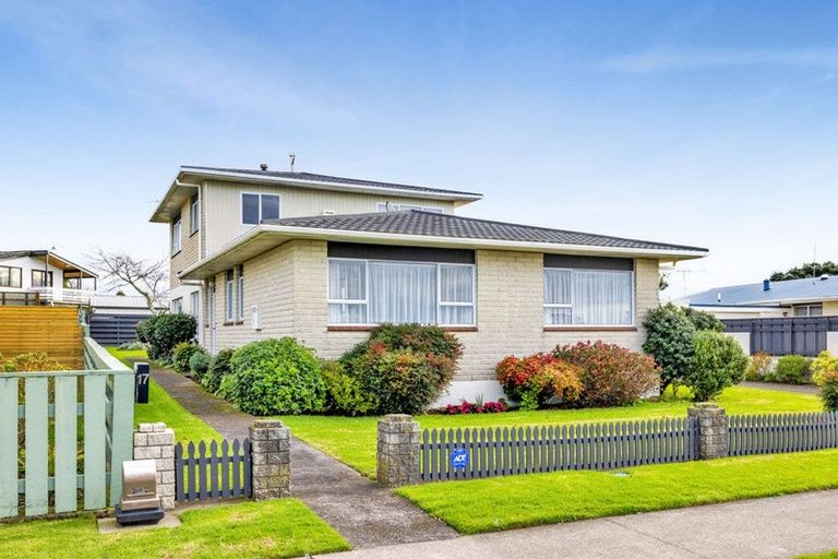 Photo of property in 17 Smeaton Road, Bell Block, New Plymouth, 4312