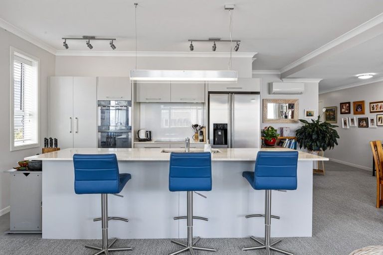 Photo of property in 30 Eaves Bush Parade, Orewa, 0931