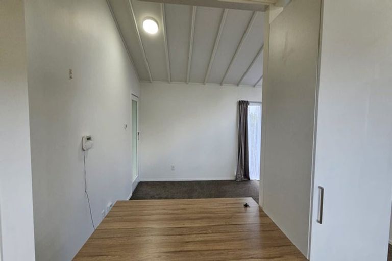 Photo of property in 2 Tuna Place, Manurewa, Auckland, 2102