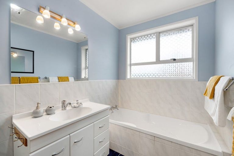 Photo of property in 66 Hooker Avenue, Chedworth, Hamilton, 3210