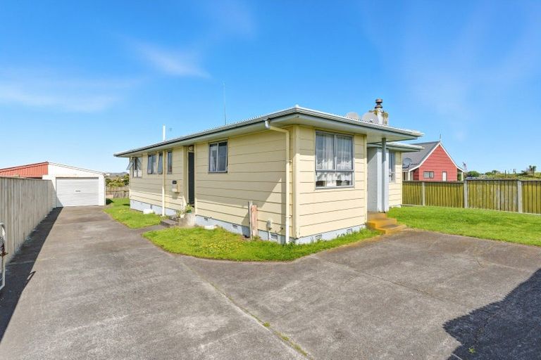 Photo of property in 49 Lee Street, Castlecliff, Whanganui, 4501
