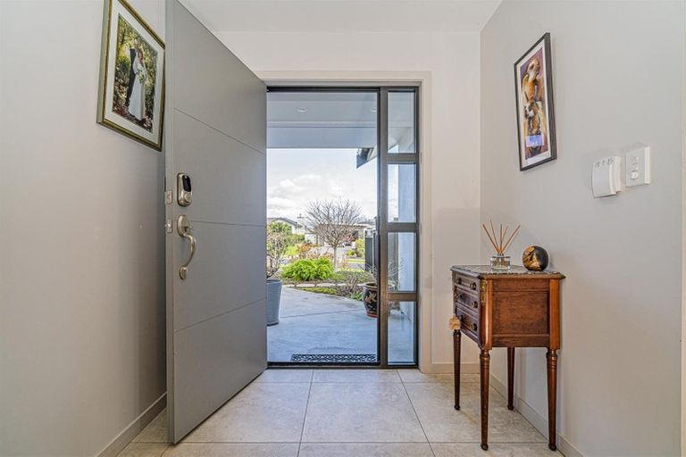 Photo of property in 1 Topping Place, Whitianga, 3510