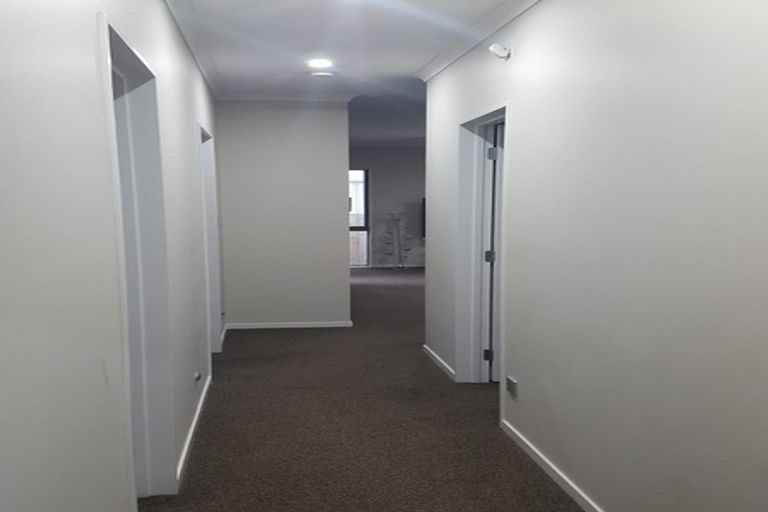 Photo of property in 143a Henderson Valley Road, Henderson, Auckland, 0612