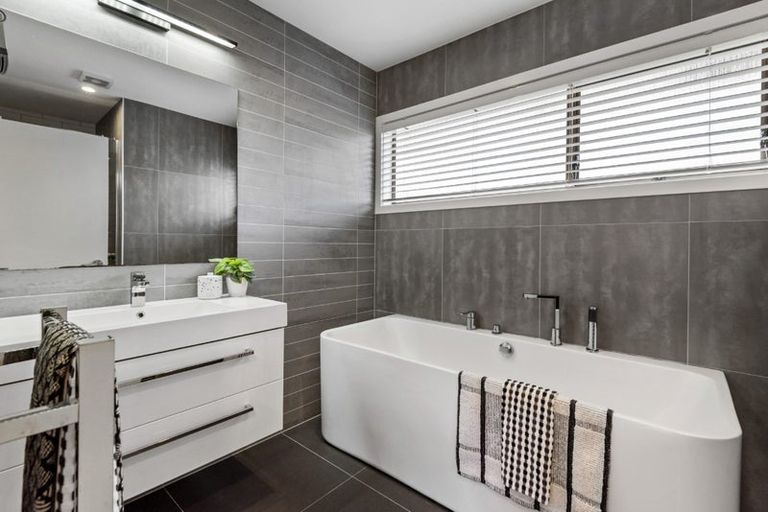 Photo of property in 86 Becroft Drive, Forrest Hill, Auckland, 0620