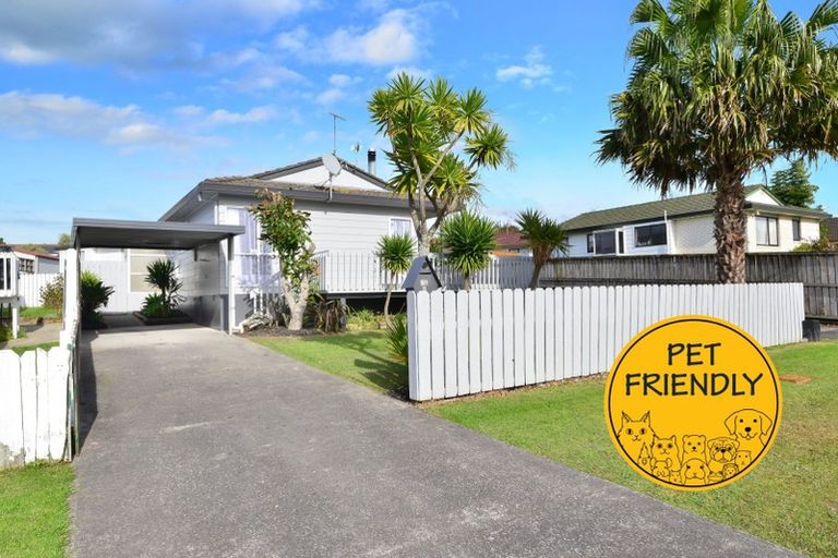 Photo of property in 2/46 Granville Drive, Massey, Auckland, 0614