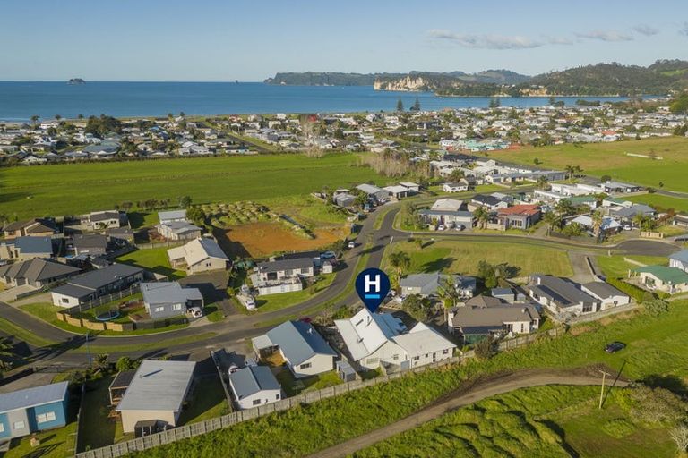 Photo of property in 19 Carina Way, Whitianga, 3510