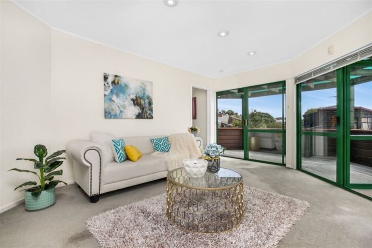 Photo of property in 2/44 Loloma Drive, Half Moon Bay, Auckland, 2012