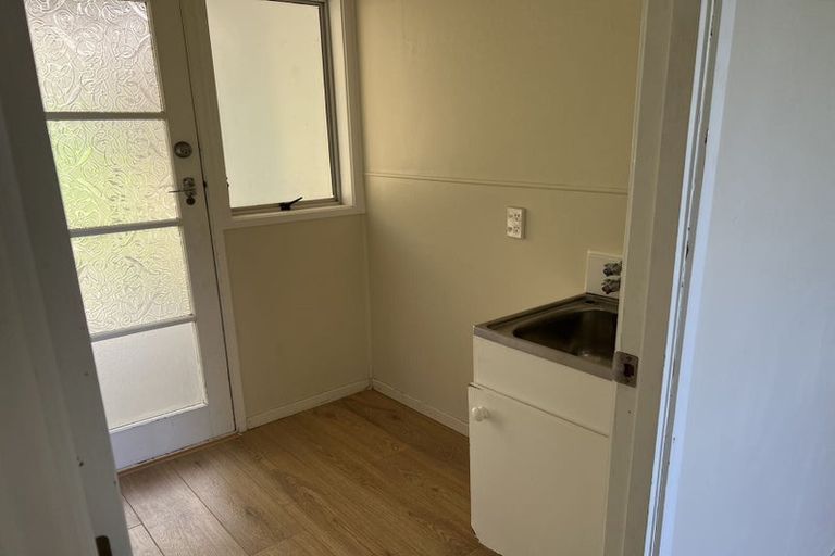 Photo of property in 2/13 Erica Road, Sunnynook, Auckland, 0620