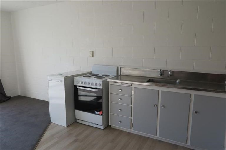 Photo of property in 40 West Coast Road, Glen Eden, Auckland, 0602