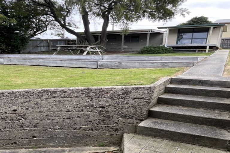 Photo of property in 10 Severn Street, Green Island, Dunedin, 9018