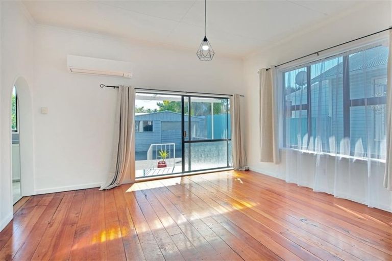 Photo of property in 43 Latham Street, Napier South, Napier, 4110