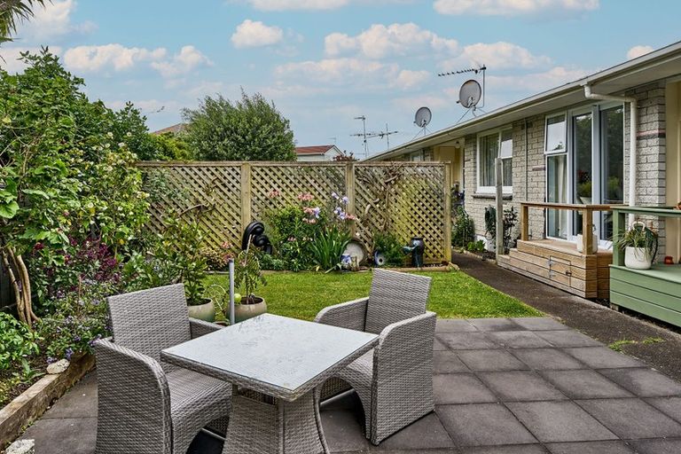 Photo of property in 8/238 Muritai Road, Eastbourne, Lower Hutt, 5013