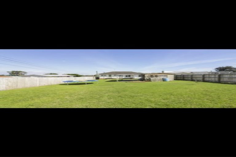 Photo of property in 15 Putini Road, Mangere Bridge, Auckland, 2022
