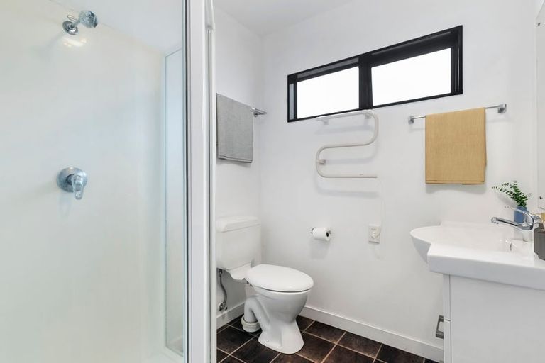 Photo of property in 120 Gossamer Drive, Pakuranga Heights, Auckland, 2010