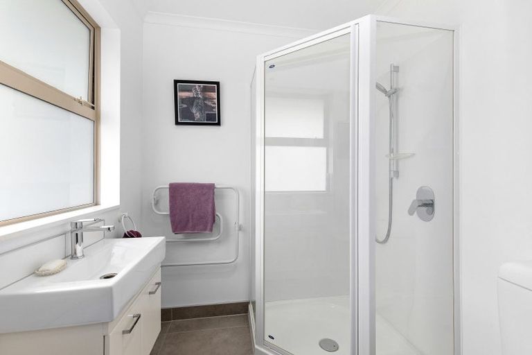 Photo of property in 2 Cataldo Mews, Avalon, Lower Hutt, 5011
