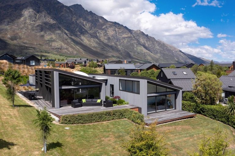 Photo of property in 52 Jacks Point Rise, Jacks Point, Queenstown, 9371