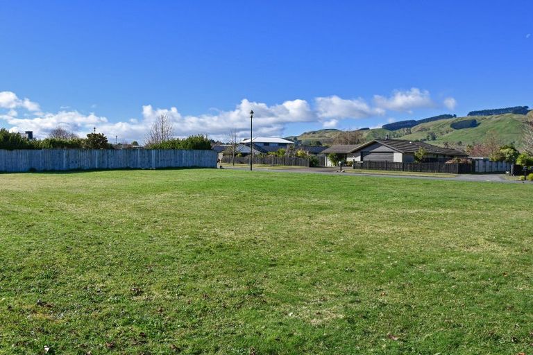 Photo of property in 68 Montgomery Crescent, Kinloch, Taupo, 3377
