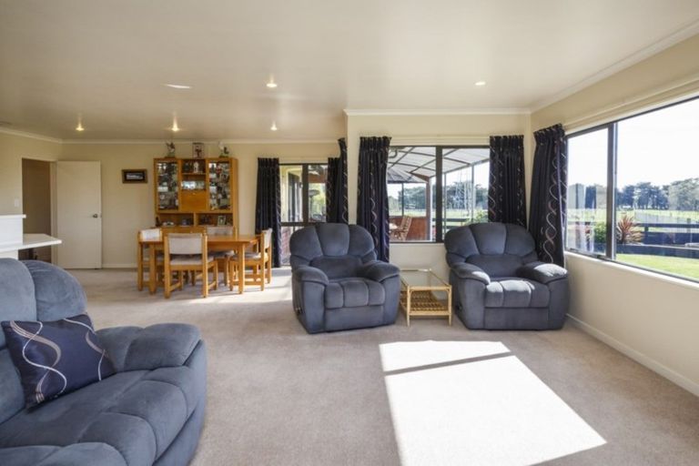 Photo of property in 32 Stoneleigh Lane, Aokautere, Palmerston North, 4471