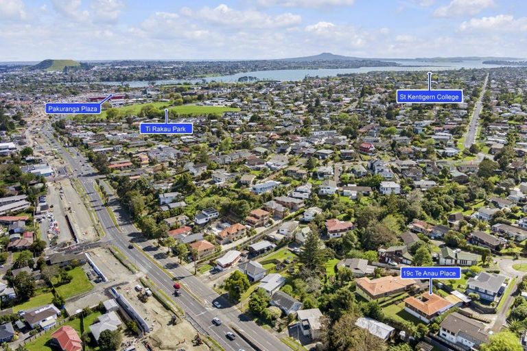 Photo of property in 19c Te Anau Place, Pakuranga Heights, Auckland, 2010