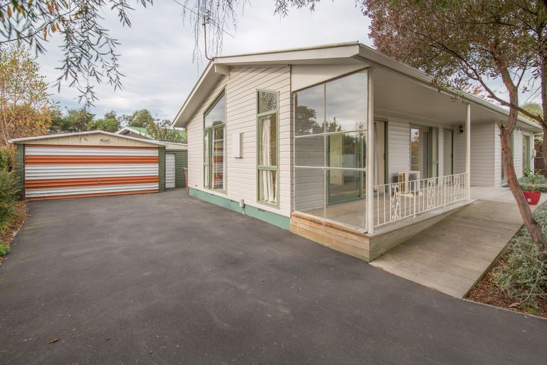 Photo of property in 48 Orrick Crescent, Avondale, Christchurch, 8061