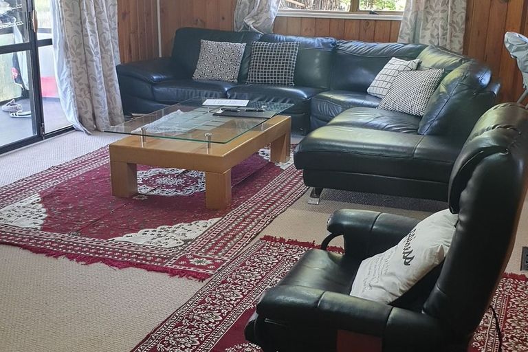 Photo of property in 13 Toporoa View, Ascot Park, Porirua, 5024