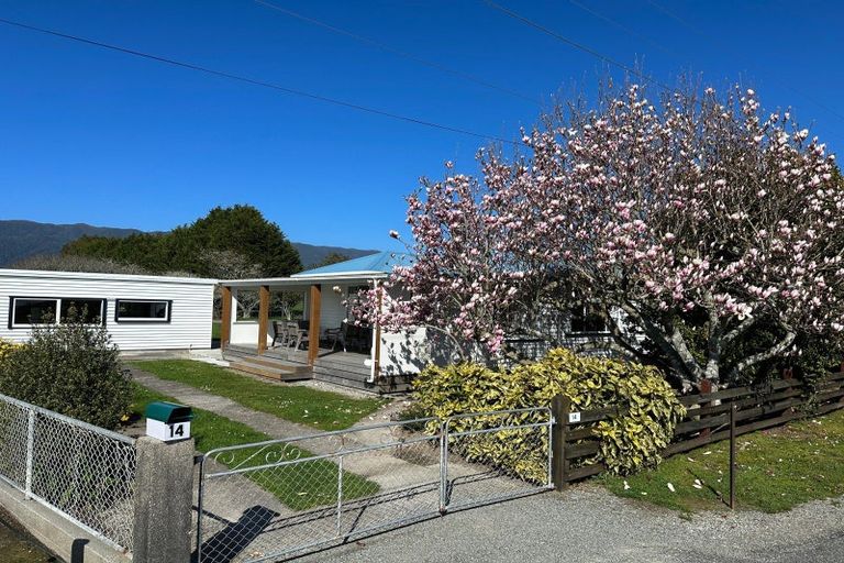 Photo of property in 14 Curries Road, Karamea, 7893