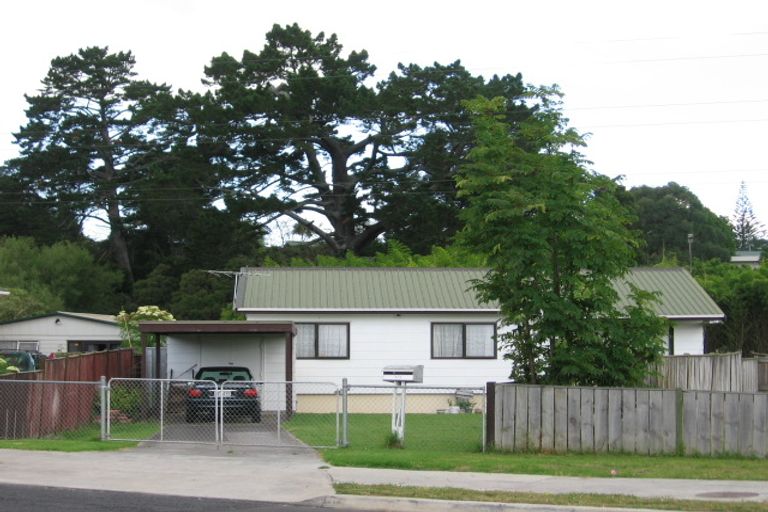Photo of property in 2/9 Margate Road, Blockhouse Bay, Auckland, 0600