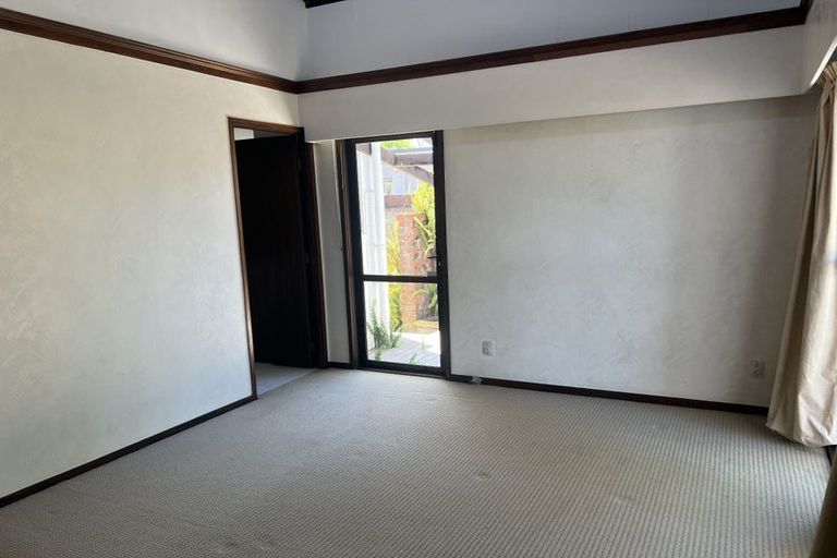 Photo of property in 96 Becroft Drive, Forrest Hill, Auckland, 0620