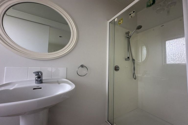 Photo of property in 24 Tyrian Close, Half Moon Bay, Auckland, 2012