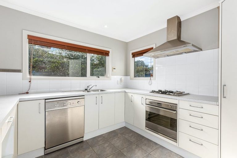 Photo of property in 6 Routeburn Avenue, Aotea, Porirua, 5024