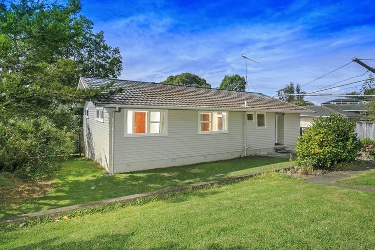 Photo of property in 7 Tahu Crescent, Sunnynook, Auckland, 0620