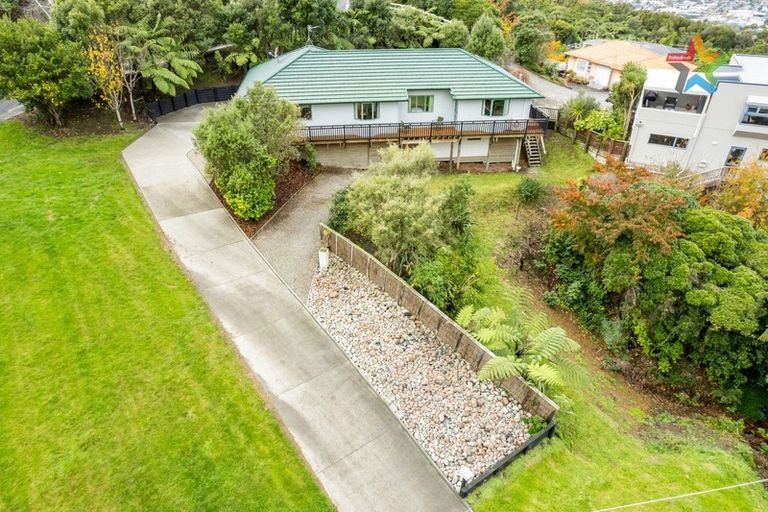 Photo of property in 126 Normandale Road, Normandale, Lower Hutt, 5010
