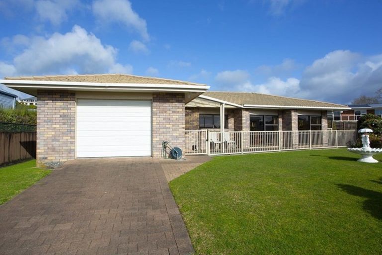 Photo of property in 114 Moana Anu Anu Avenue, Whangamata, 3620