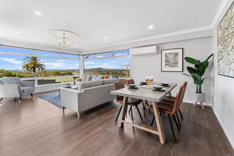 Photo of property in 27 High Road, Glenfield, Auckland, 0629