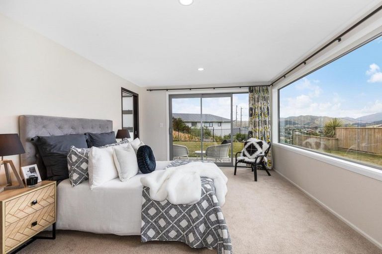 Photo of property in 20 Madeira Close, Whitby, Porirua, 5024