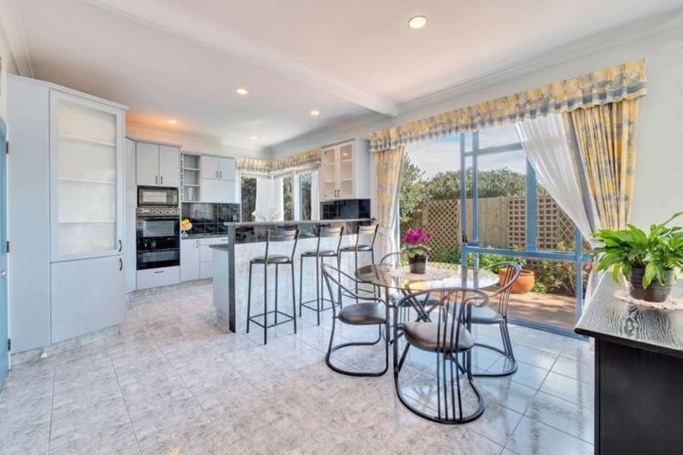 Photo of property in 33a Youngs Road, Papakura, 2110