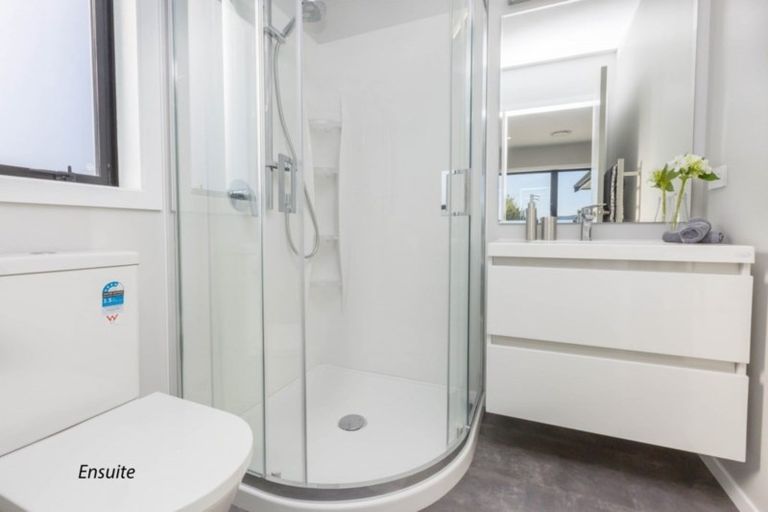 Photo of property in 22 Filmer Crescent, Wallaceville, Upper Hutt, 5018