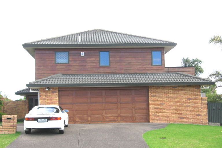 Photo of property in 80 Buscomb Avenue, Henderson, Auckland, 0610