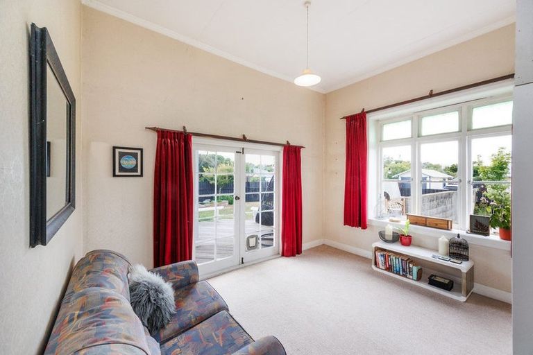 Photo of property in 30 Cuba Street, Marton, 4710