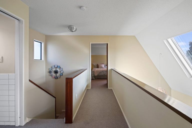 Photo of property in 2/4 Gatonby Place, Avonhead, Christchurch, 8042