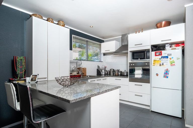 Photo of property in 2/131 Titirangi Road, New Lynn, Auckland, 0600