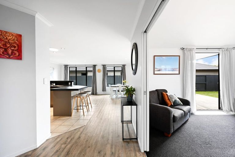 Photo of property in 6 Acton Vale, Rototuna North, Hamilton, 3210