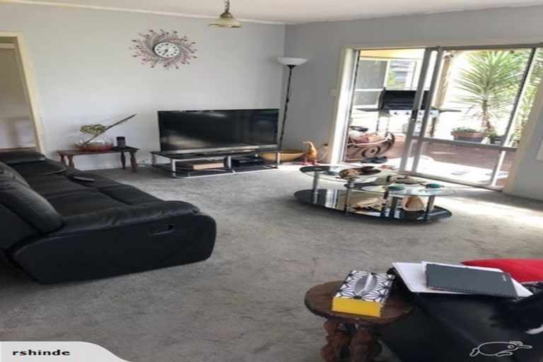 Photo of property in 1/4 Kaurilands Road, Titirangi, Auckland, 0604