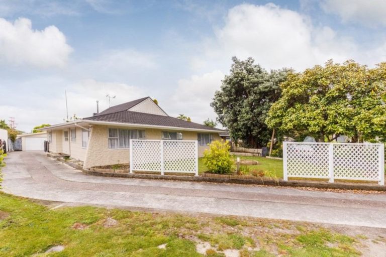 Photo of property in 19 Terry Crescent, Milson, Palmerston North, 4414