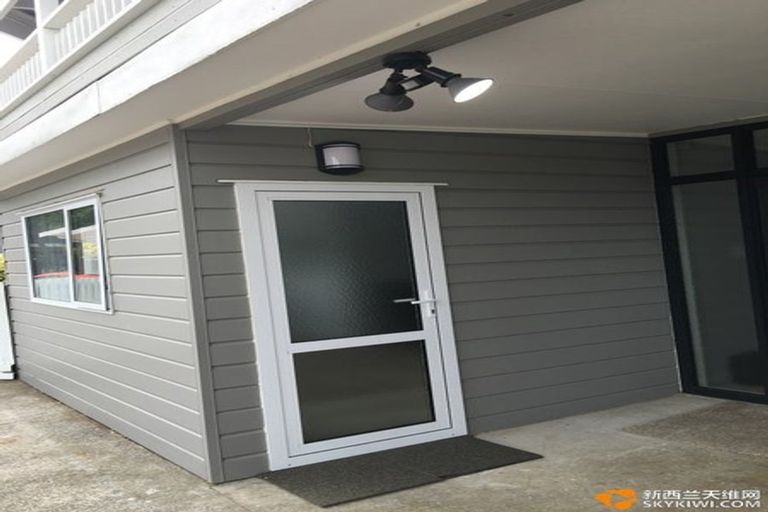 Photo of property in 18 Dunstall Place, Mangere Bridge, Auckland, 2022