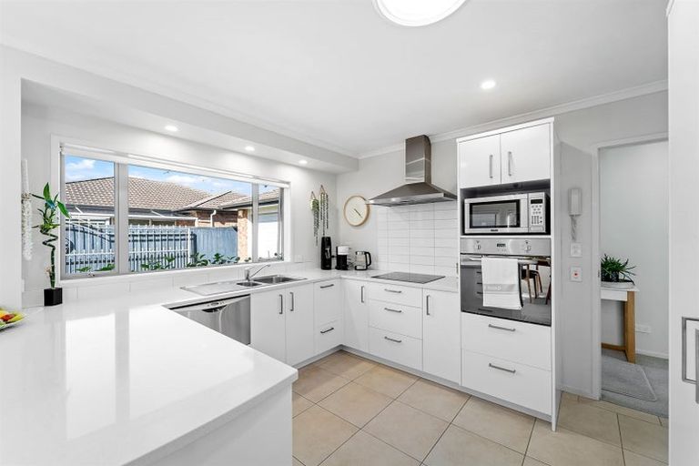Photo of property in 232a Centreway Road, Orewa, 0931
