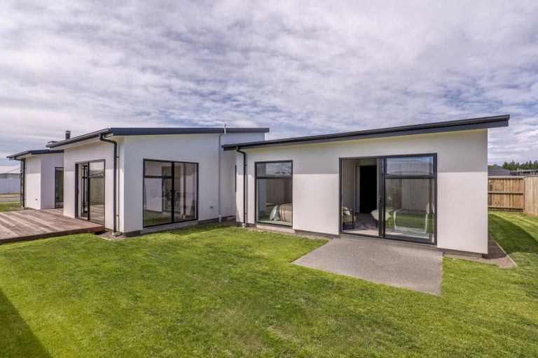 Photo of property in 10 Waterford Farm Road, Halswell, Christchurch, 8025