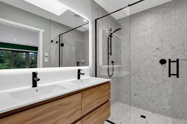 Photo of property in 82 Wairau Road, Oakura, 4314