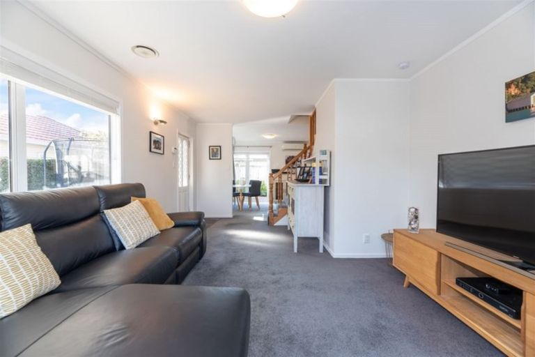 Photo of property in 1a Barberry Lane, Te Atatu Peninsula, Auckland, 0610