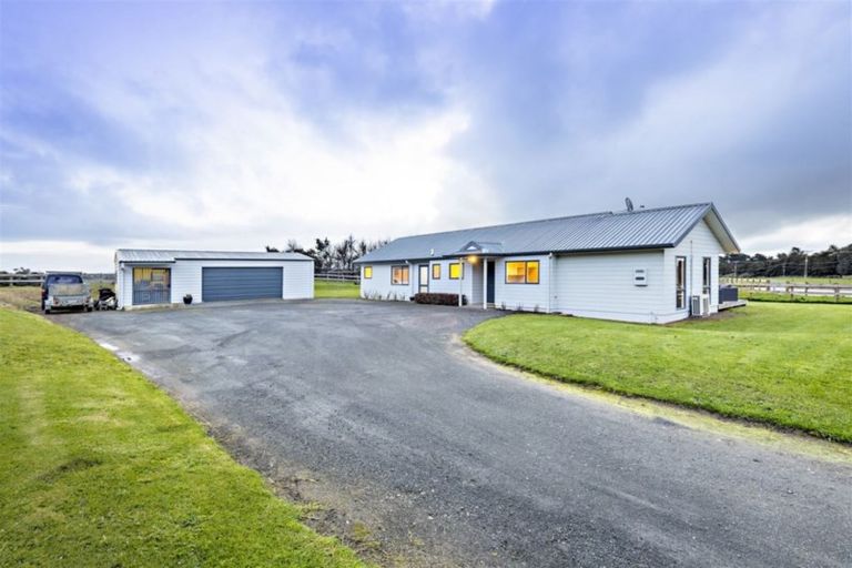 Photo of property in 61 Brookside Road, Glenbrook, Waiuku, 2681